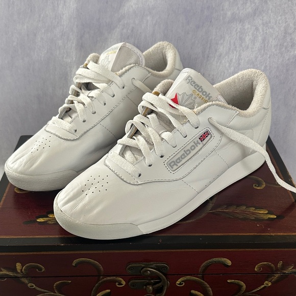 Reebok Shoes - Reebok White Leather Trainers